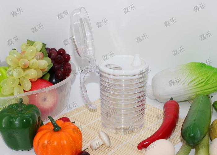 實(shí)用與美學(xué)并存 鑫樂新款塑料油壺，為您的廚房生活添彩